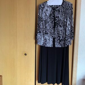 Jessica Howard 2 pc Black & White Jacket and Dress